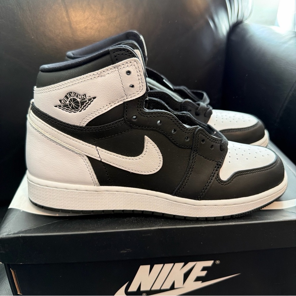 Size 6.5Y Nike Air Jordan 1 Retro High OG Black White New (With Box) FD1437-010
